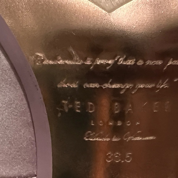 NWOB Skalet Bow Pointed Toe Pumps Heels by Ted Baker (Light Pink Satin) US 6. - Picture 9 of 9